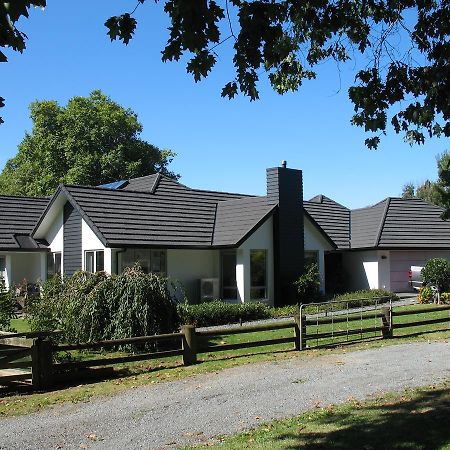 Karapiro Willows Luxury B & B Кеймбридж Екстериор снимка